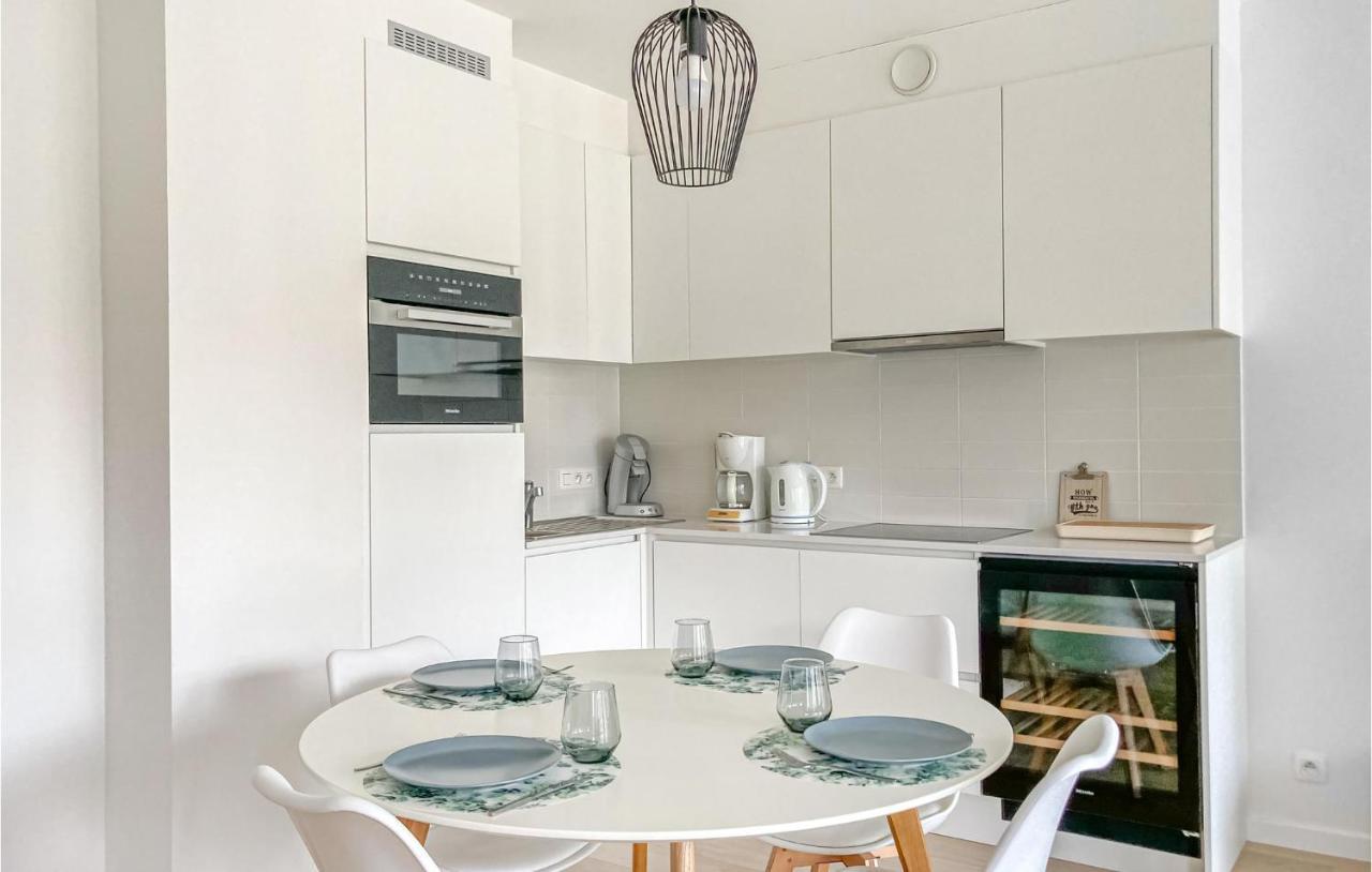 Apartment 2 Bedroom Stunning In
